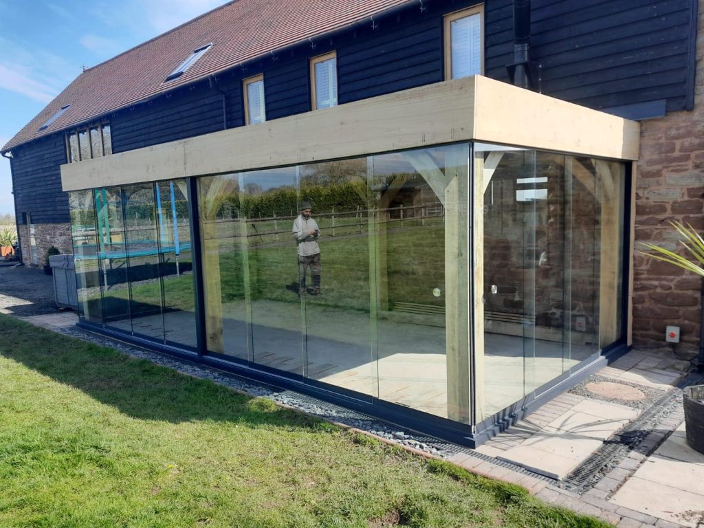 glass sliding doors with oak frame(3)